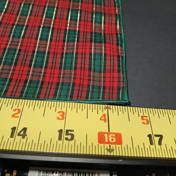 Set Of 4 Christmas Red Green Plaid Fabric Napkins Vtg Holiday Table Decor 16x16” - Picture 3 of 5